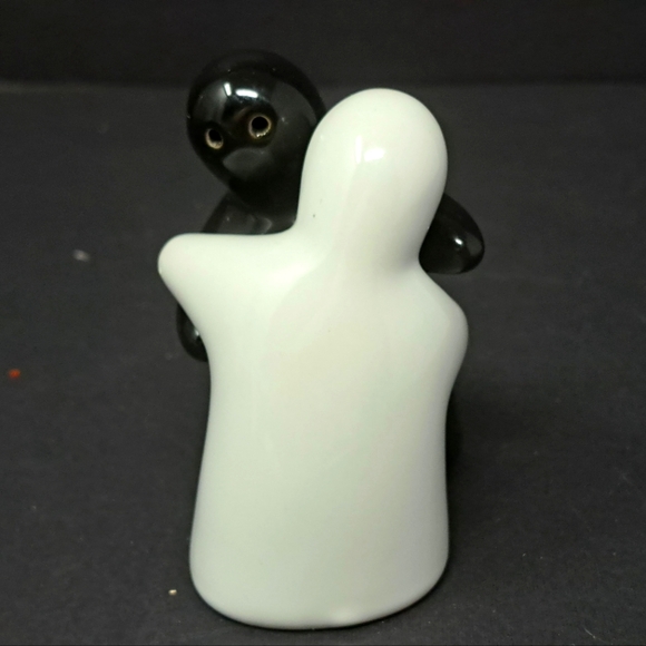 Hugging Ghost Black And White Salt And Pepper Shakers - Picture 3 of 6